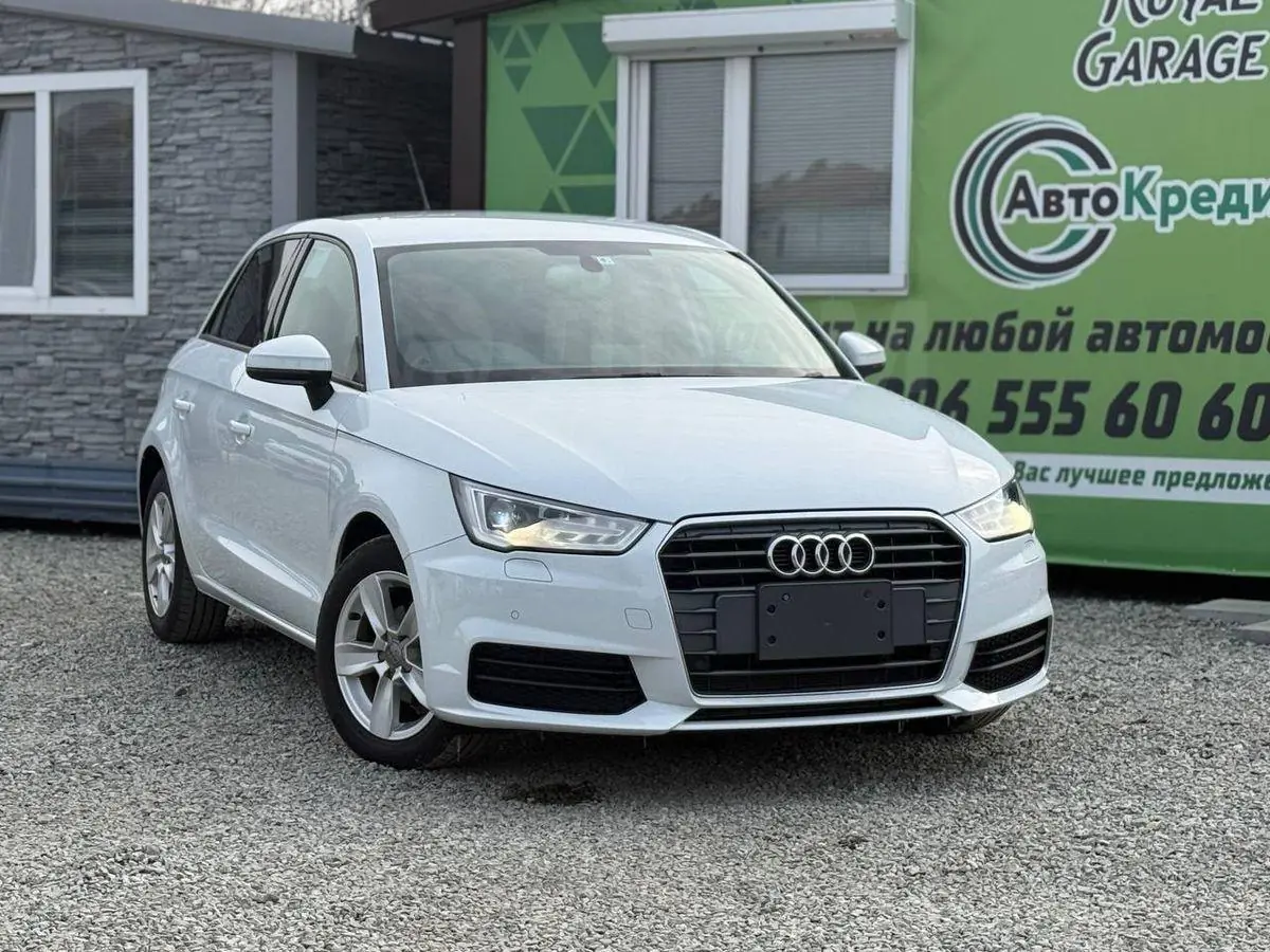 AUDI A1 8X